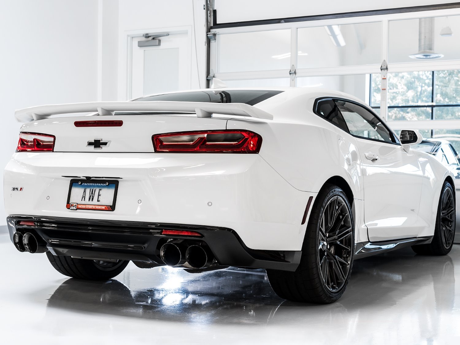 AWE Track Edition Cat-back Exhaust for Gen6 Camaro SS / ZL1 - Resonated - Diamond Black Tips (Quad Outlet)