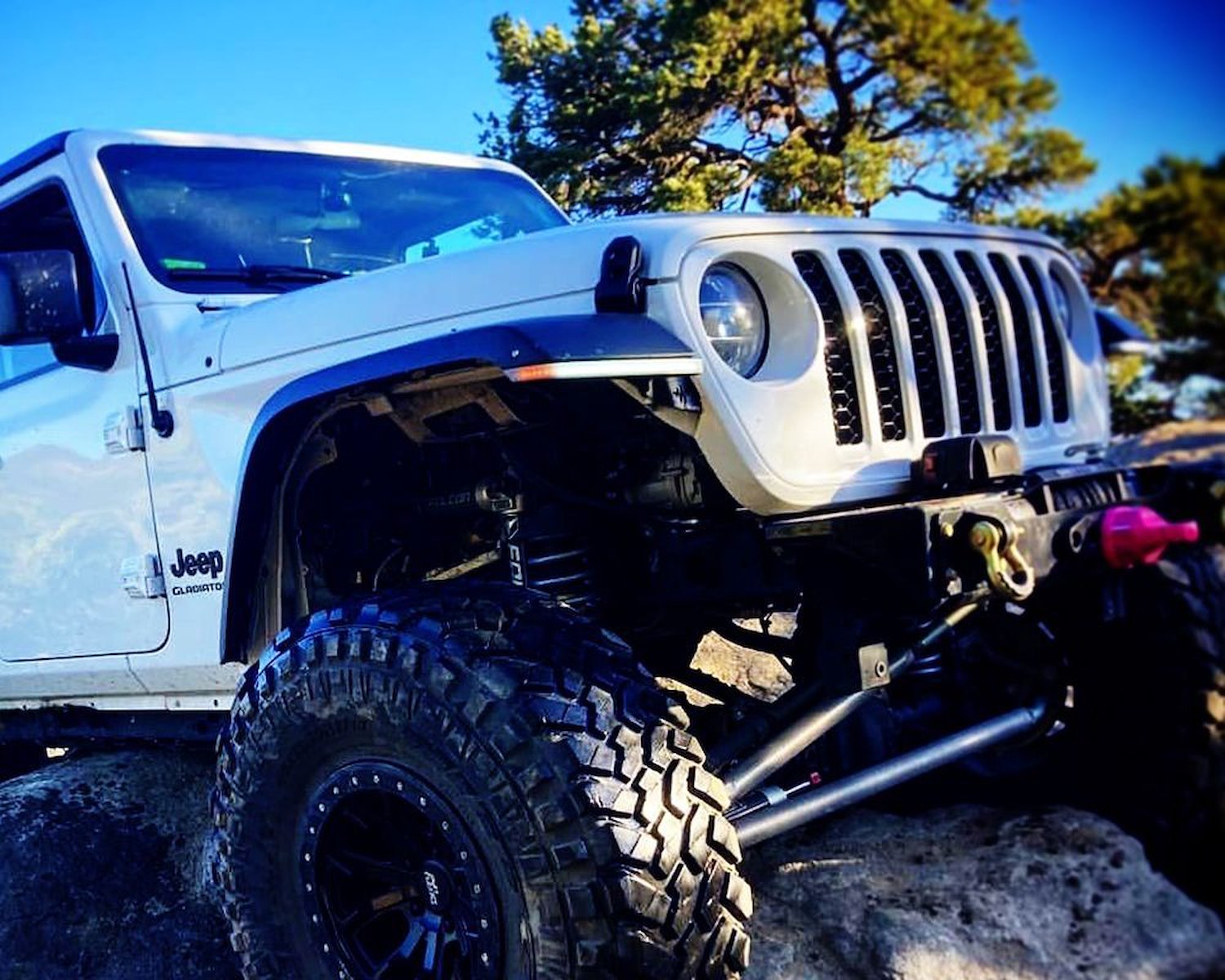 QTE1180 Slim DRL Sahara/Overland Fender Chop Kit with RGB, Jeep Wrangler JL/Gladiator JT, with Sequential Turn Signals and RGB A