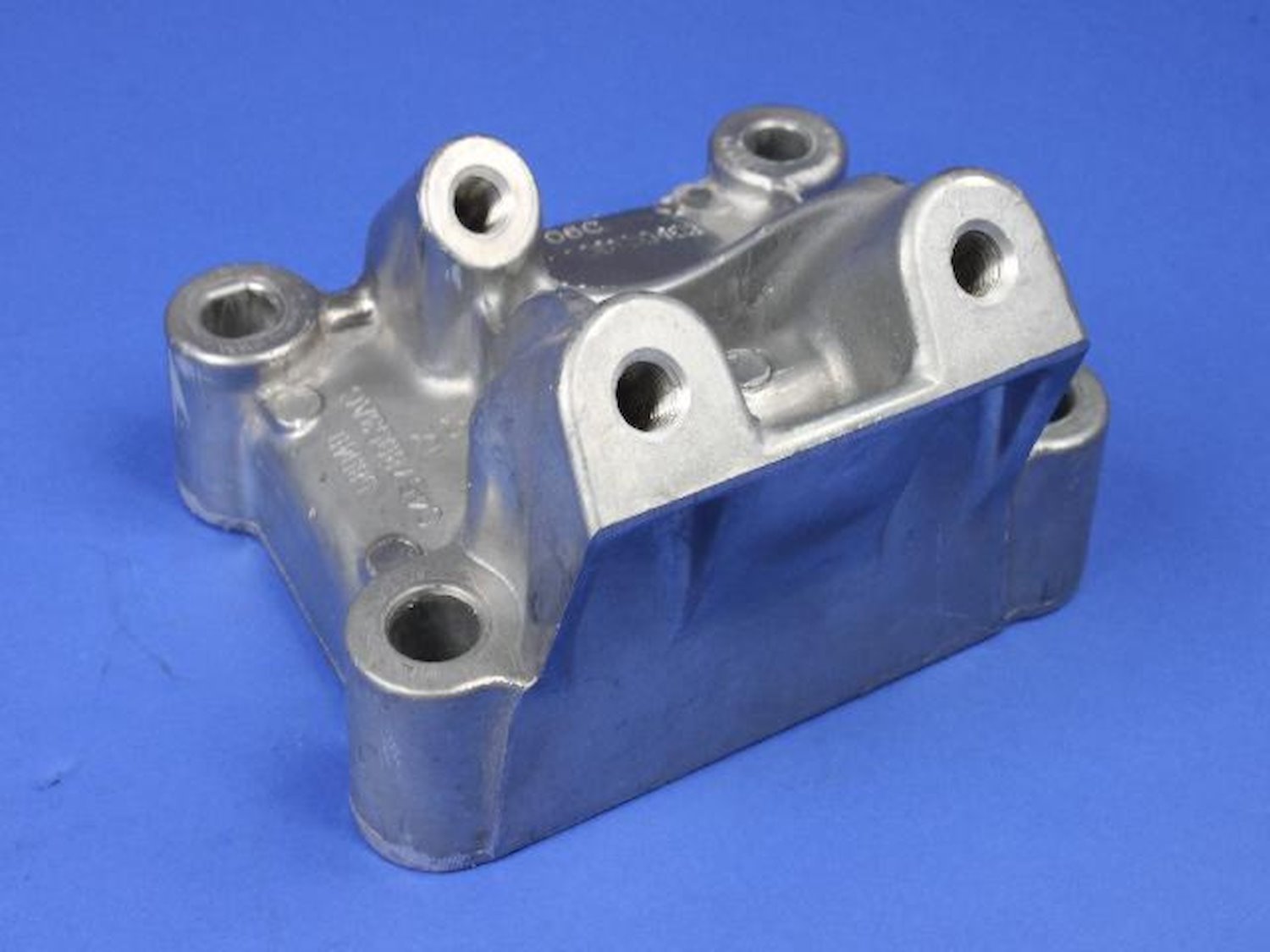 BRACKET ENGINE MOUNT