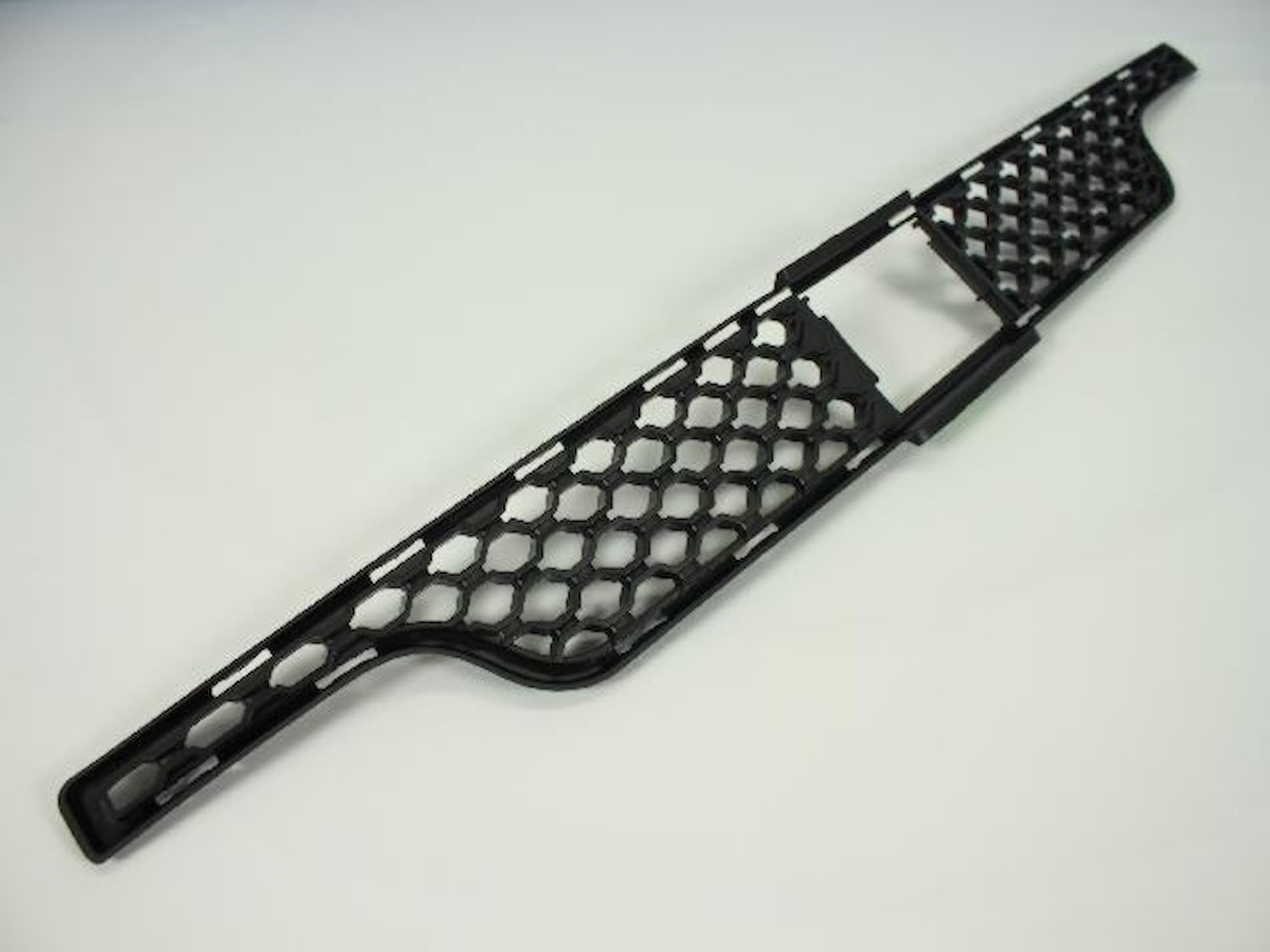 GRILLE LOWER