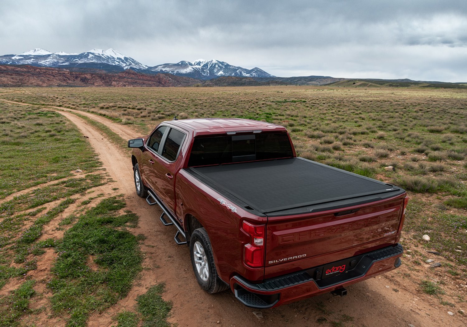 85456 Xceed Tonneau Cover for 19 (New Body Style)-23 Silv/Sierra (w/out CarbonPro Bed) 5 ft.9 in.