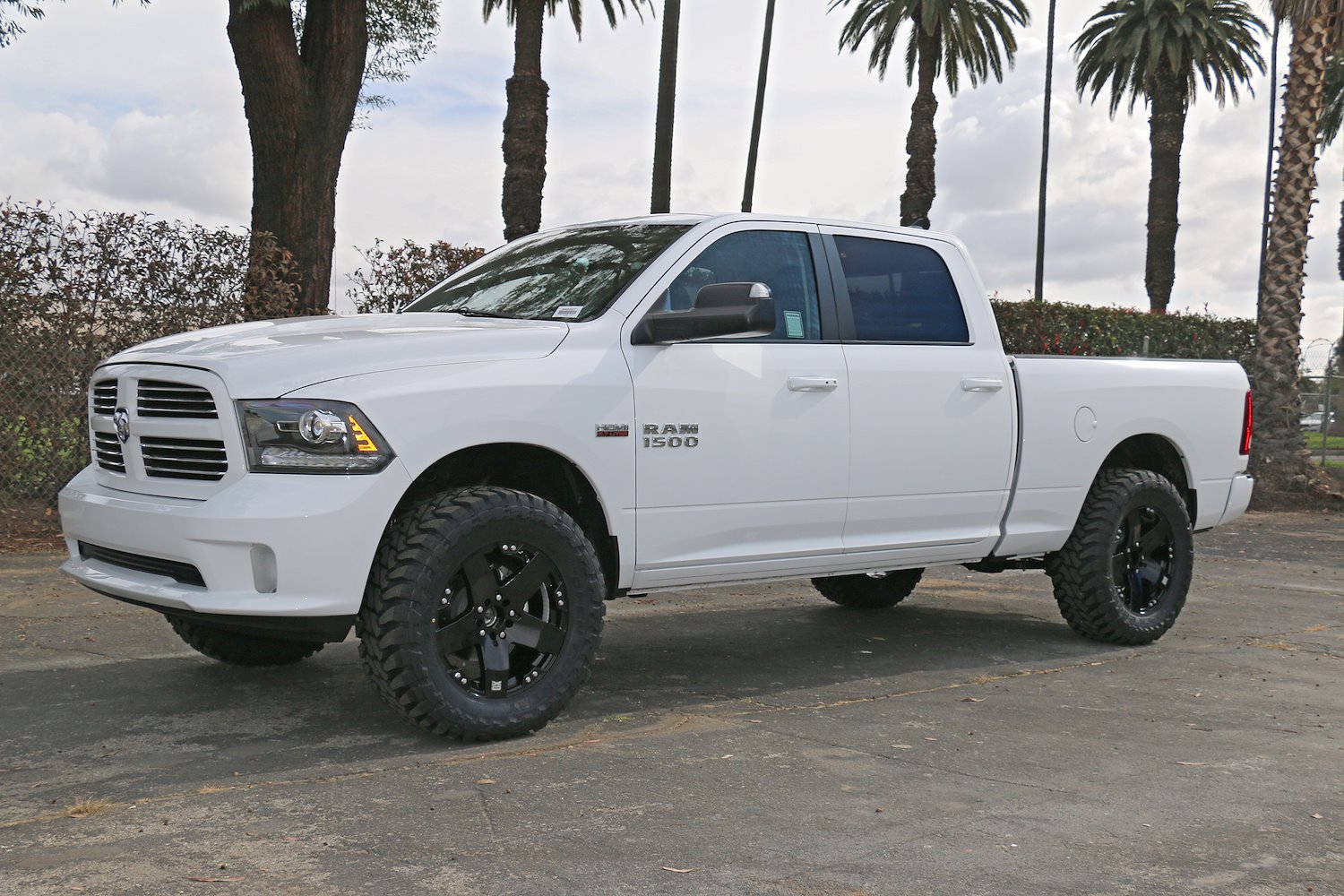 2009-2018 RAM 1500 4WD .75-2.5 in. LIFT STAGE 1 SUSPENSION SYSTEM