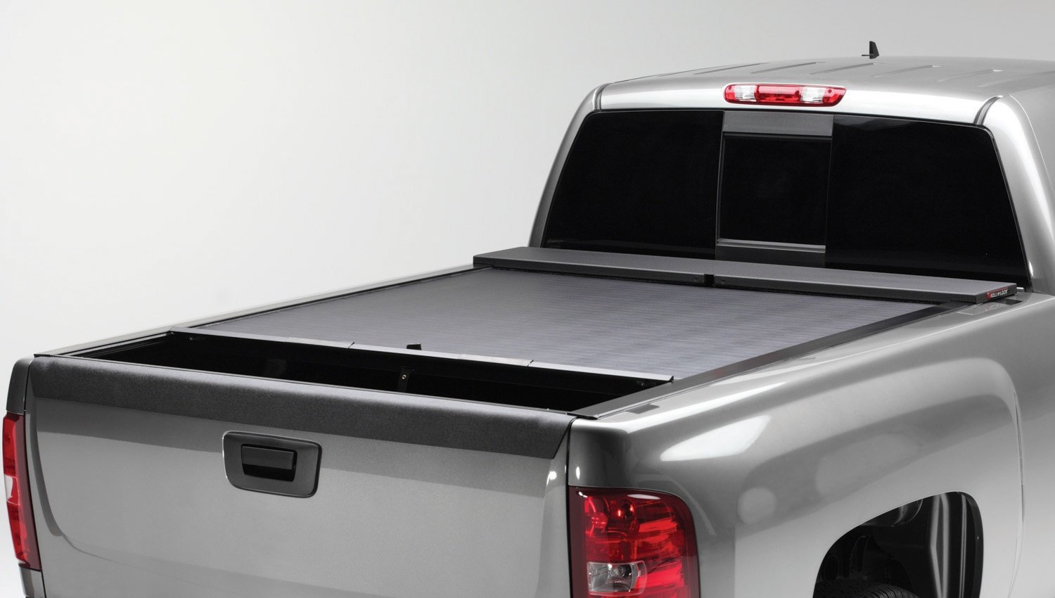 LG500M M-Series Locking Retractable Truck Bed Cover for 1995-2004 Tacoma Regular/Extended Cab [6 ft. Bed]